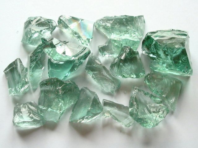 Neueigang bei Ihrem Direktimporteur Deco Stones - Glassteine grün ca. 20-40 mm